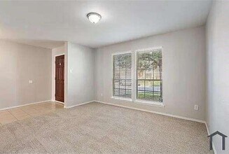 10449 Hideaway Trail in Fort Worth, TX - Building Photo - Building Photo