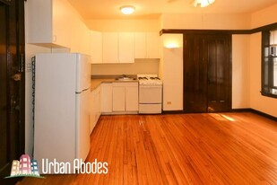 828 W Waveland, Unit M07B in Chicago, IL - Building Photo - Building Photo