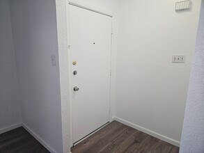 6823 Grass Valley Dr in San Antonio, TX - Foto de edificio - Building Photo