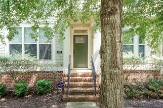 217 S Camellia St in Chapel Hill, NC - Building Photo - Building Photo