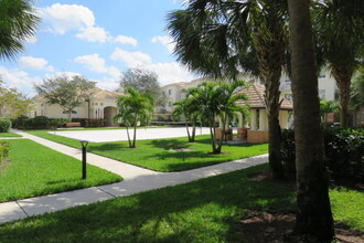 9857 Baywinds Dr, Unit 4201 in West Palm Beach, FL - Building Photo - Building Photo