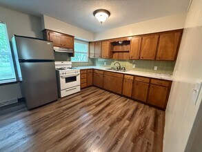 1433 Thomas Dr in Lebanon, MO - Building Photo - Building Photo
