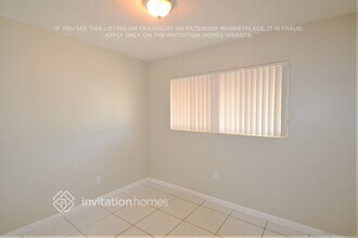 6816 SW 12th St in Pembroke Pines, FL - Foto de edificio - Building Photo