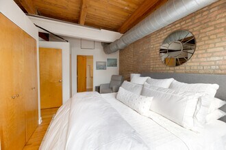 612 N Oakley Blvd, Unit 206 in Chicago, IL - Building Photo - Building Photo