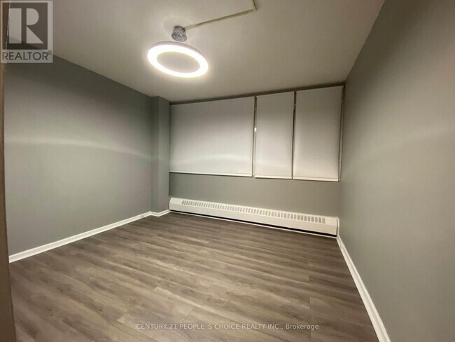 725 Don Mills Rd. in Toronto, ON - Building Photo - Building Photo