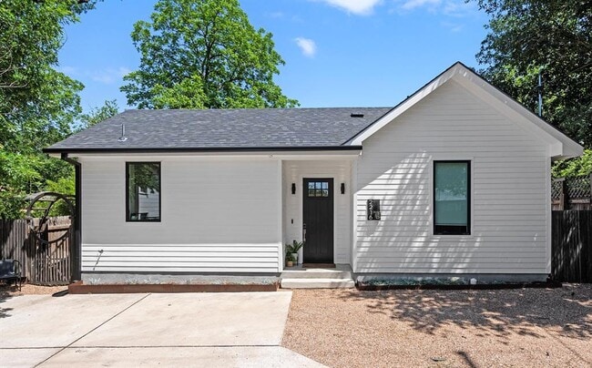 property at 2216 Lindell Ave