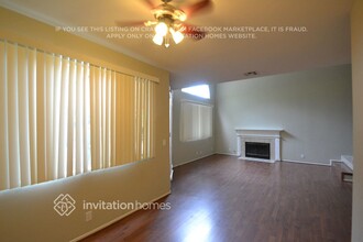 22845 Tamarack Ln in Santa Clarita, CA - Foto de edificio - Building Photo
