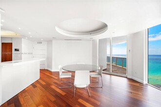 4779 Collins Ave in Miami Beach, FL - Building Photo - Building Photo