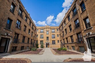 732 W Roscoe St, Unit 2S in Chicago, IL - Foto de edificio - Building Photo