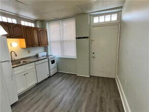1663 Suburban Ave in Pittsburgh, PA - Building Photo - Building Photo