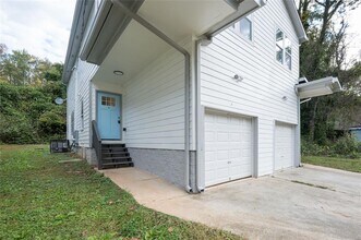 2027 Lois Pl NW in Atlanta, GA - Foto de edificio - Building Photo