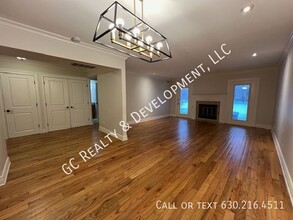 925 Indian Boundary Dr in Westmont, IL - Building Photo - Building Photo