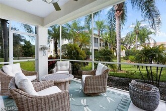 9030 Las Maderas Dr in Bonita Springs, FL - Foto de edificio - Building Photo