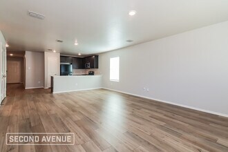 5915 Nyquist Wy in Heartland, TX - Foto de edificio - Building Photo