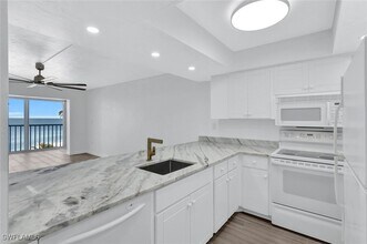 25820 Hickory Blvd in Bonita Springs, FL - Building Photo - Building Photo