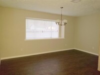 7307 Shoshone Dr in Baytown, TX - Building Photo - Building Photo