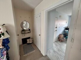 31 Westgate Rd, Unit 5 in Boston College, MA - Building Photo