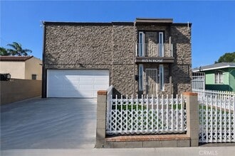 815 N Rose Ave, Unit 5 in Compton, CA - Building Photo - Building Photo