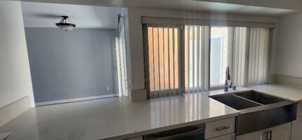 402 N Alhambra Ave in Monterey Park, CA - Building Photo - Building Photo