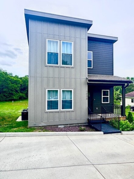 1008 Fontaine Dr in Goodlettsville, TN - Foto de edificio - Building Photo