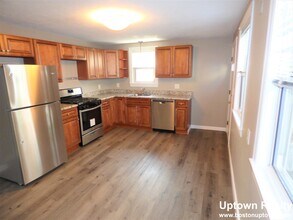 10 Stearns St, Unit 1a in Waltham, MA - Building Photo - Building Photo
