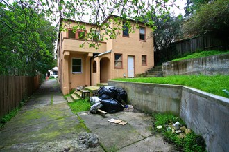 43 Marquard Ave in San Rafael, CA - Foto de edificio - Building Photo