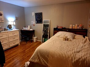 1917 Oakwood Dr in Fort Collins, CO - Building Photo - Building Photo