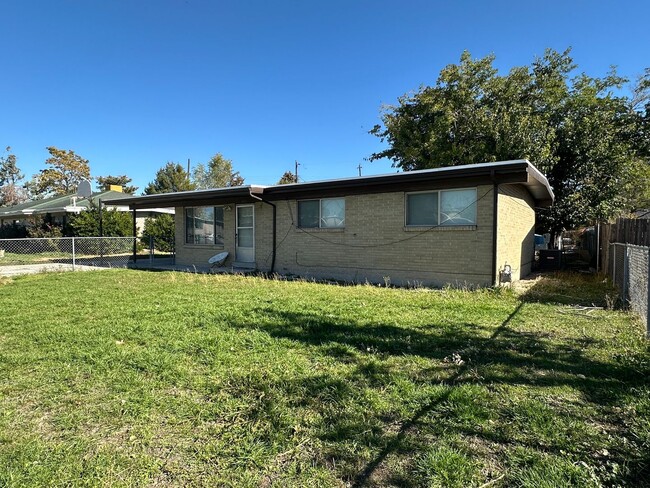 3171 Meadowlark Dr in West Valley City, UT - Building Photo - Building Photo