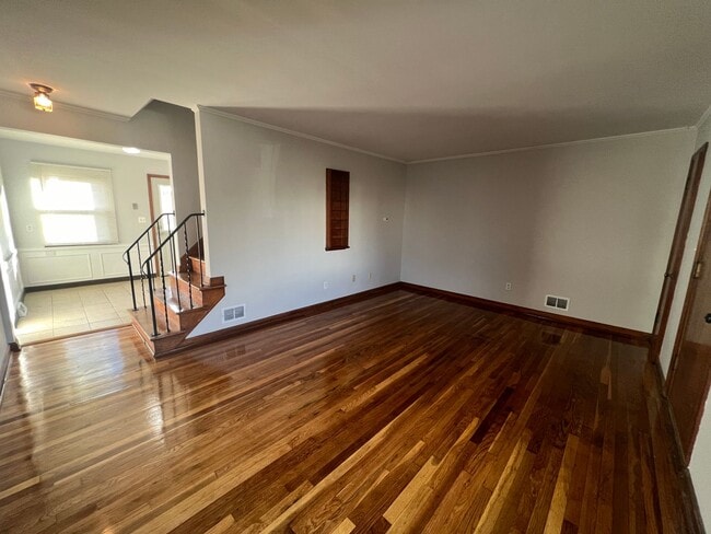 1324 Meadow Rd in Columbus, OH - Foto de edificio - Building Photo