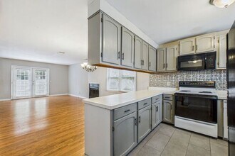 521 Tate St in Greensboro, NC - Building Photo - Building Photo