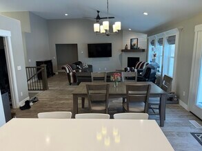 240 N 4239 E in Rigby, ID - Foto de edificio - Building Photo