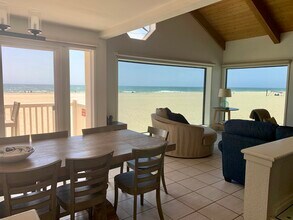 4025 Ocean Dr in Oxnard, CA - Foto de edificio - Building Photo