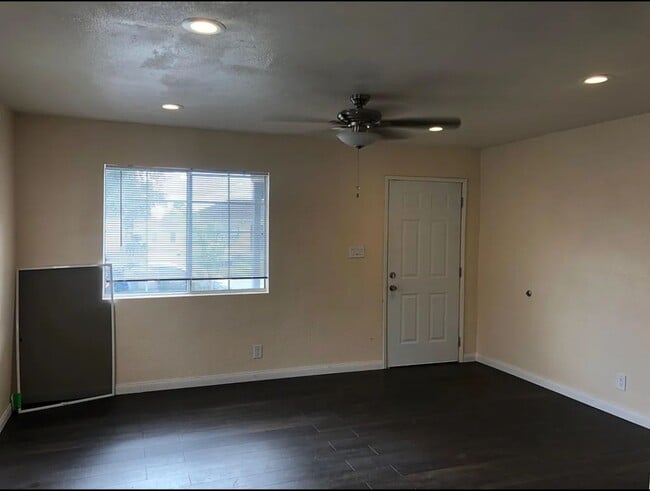 1222 Castaic Ave in Bakersfield, CA - Building Photo - Building Photo