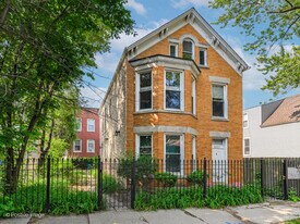 3521 W Cortland St in Chicago, IL - Building Photo