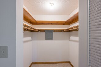 Putnam Village in Foxboro, MA - Building Photo - Interior Photo