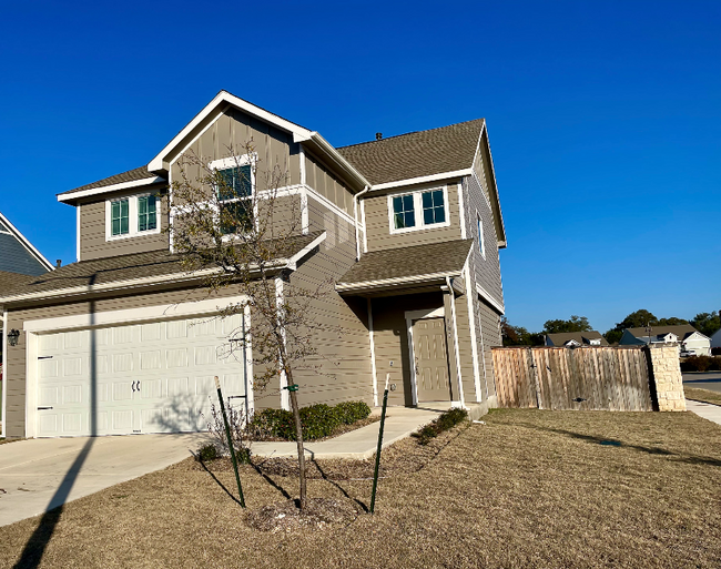 100 Red Buckeye Loop in Liberty Hill, TX - Building Photo - Building Photo