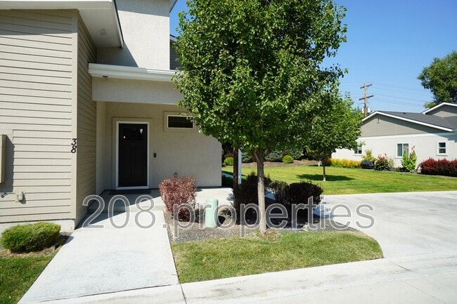 38 E Ranch Dr in Eagle, ID - Building Photo - Building Photo