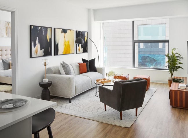 property at 843 W Van Buren St