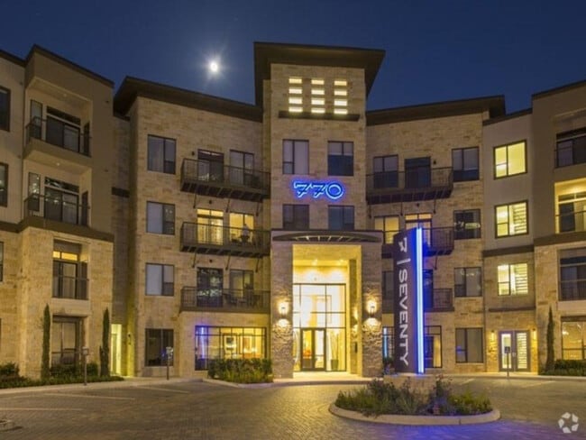 770 N Eldridge Pkwy in Houston, TX - Building Photo - Building Photo