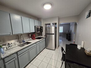 1117 NE 17th Way in Fort Lauderdale, FL - Foto de edificio - Building Photo