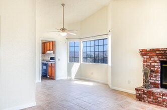 5785 Hall Ln in Twentynine Palms, CA - Building Photo - Building Photo