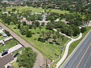 Villas on Ware in McAllen, TX - Foto de edificio - Building Photo