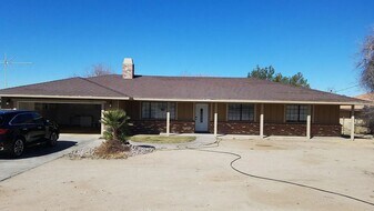 17910 Main St in Hesperia, CA - Building Photo