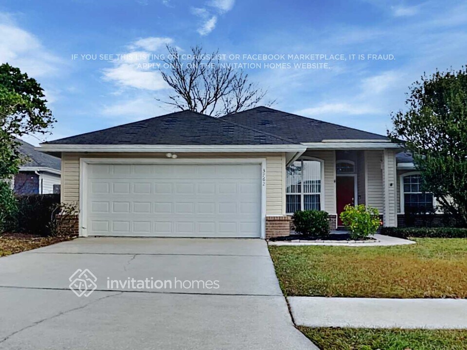 3762 Woodbriar Dr in Orange Park, FL - Foto de edificio