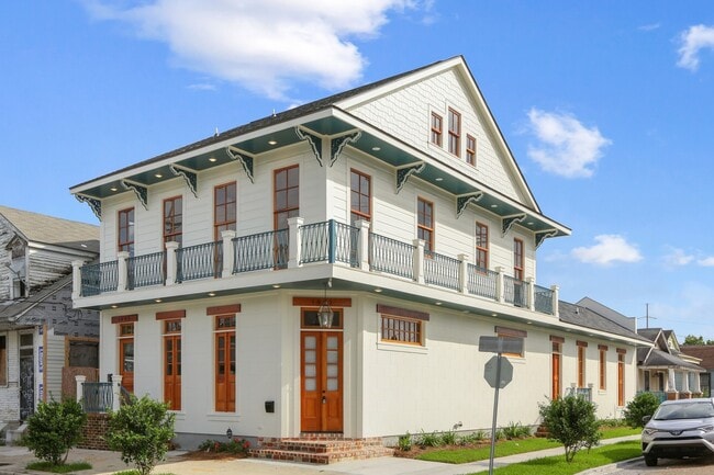 property at 1801 Laharpe St