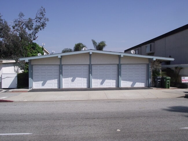 1427 Manhattan Beach Blvd, Unit D