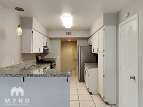 2835 Floral Peak Dr in Henderson, NV - Building Photo - Building Photo