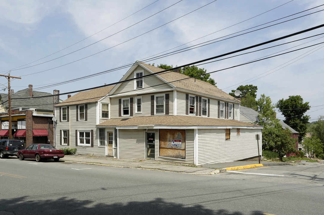 65 Market Sq in Amesbury, MA - Building Photo