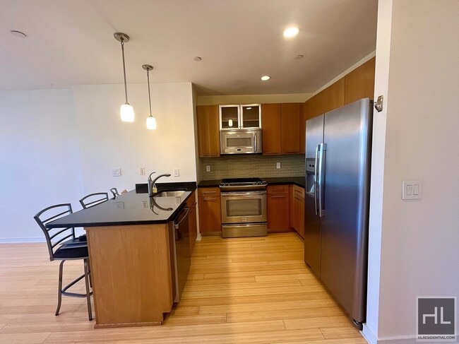 25-19-25-35 35th St in Queens, NY - Building Photo - Building Photo