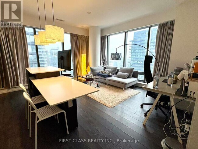 5 St Joseph St in Toronto, ON - Building Photo - Building Photo